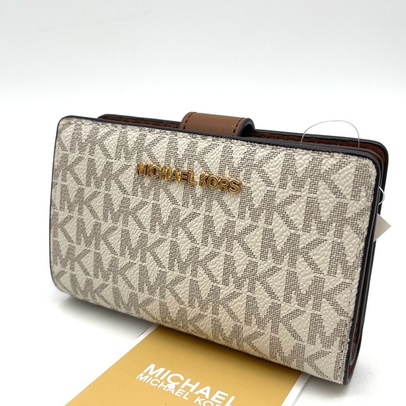 Michael Kors Medium Corner Zip Wallet - Picture 2 of 8
